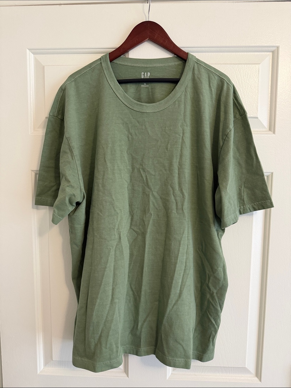 GAP Men's Short Sleeve Crewneck Tee in Olive